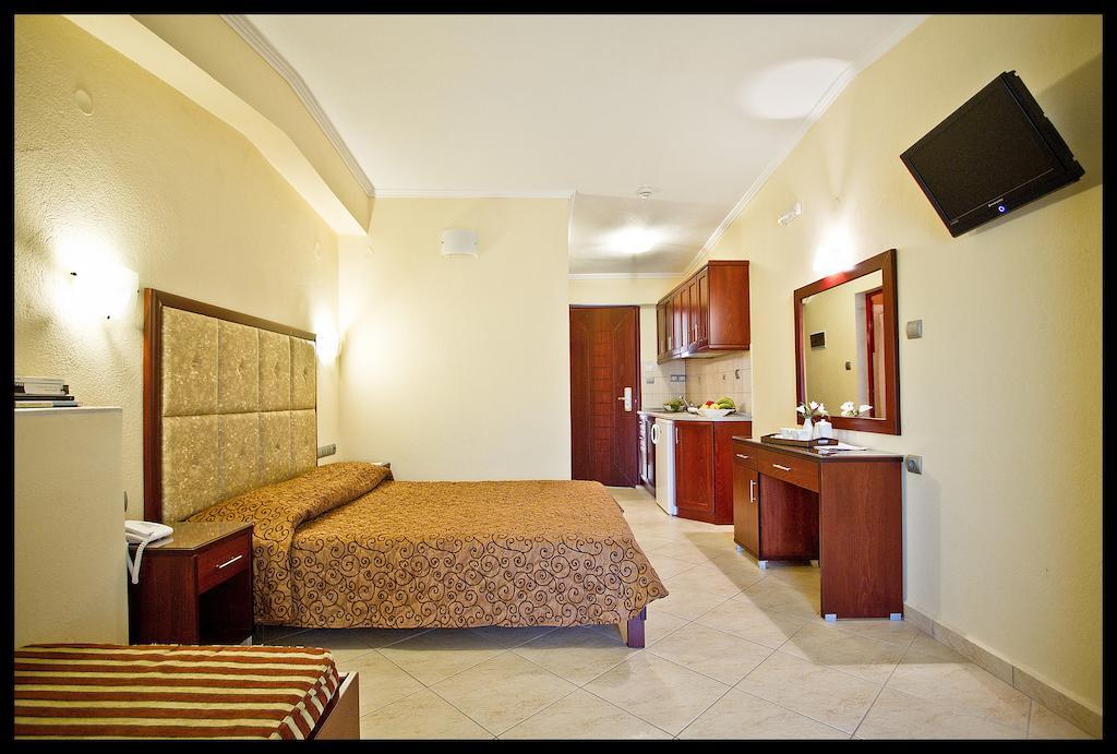 Hotel Sarti Beach Habitación foto